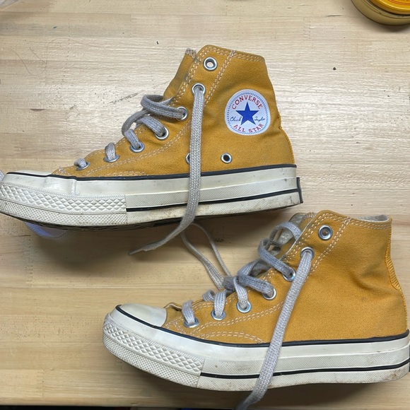 Converse - Picture 1 of 6